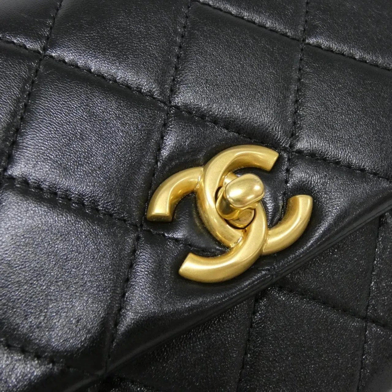 CHANEL AS4886 肩背包 羊皮 4