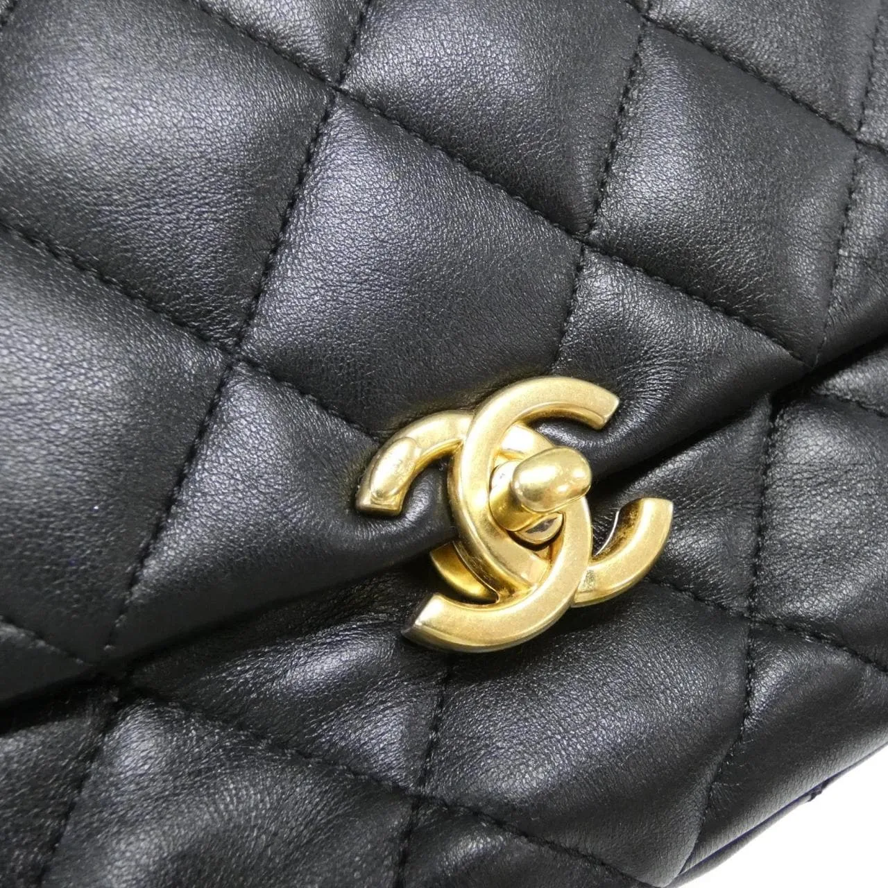 CHANEL Chanel 22 AS3205 Shoulder Lambskin 5