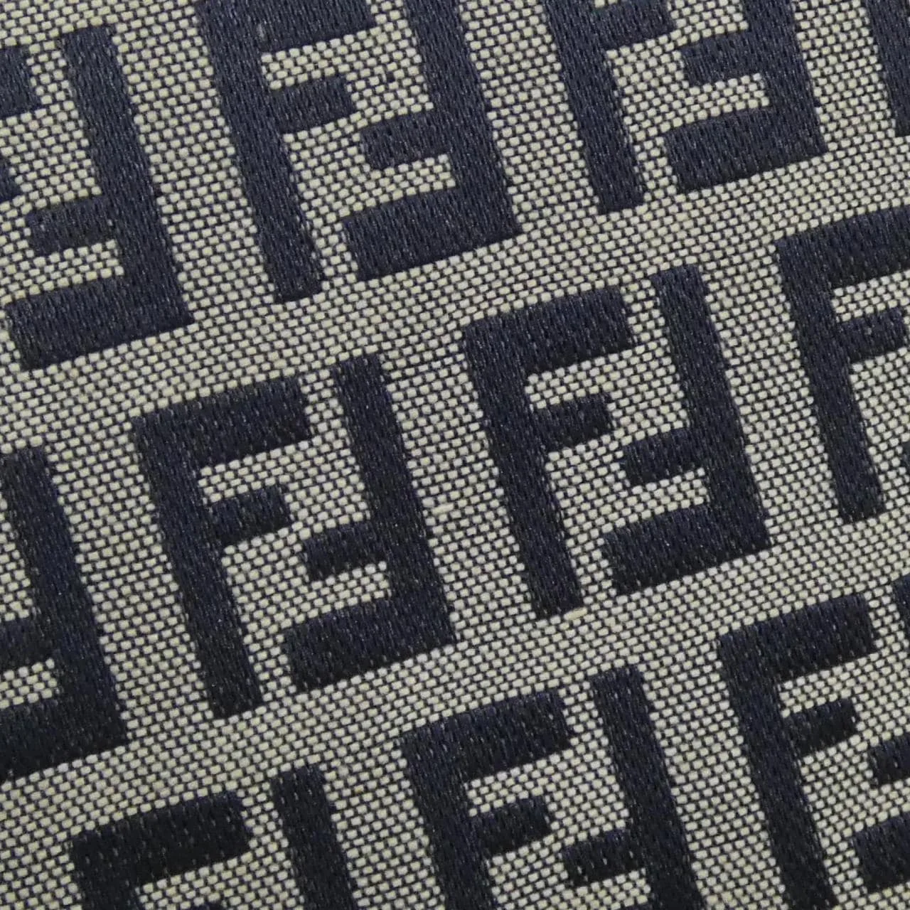 FENDI Baguette 26325 肩背包 帆布 4