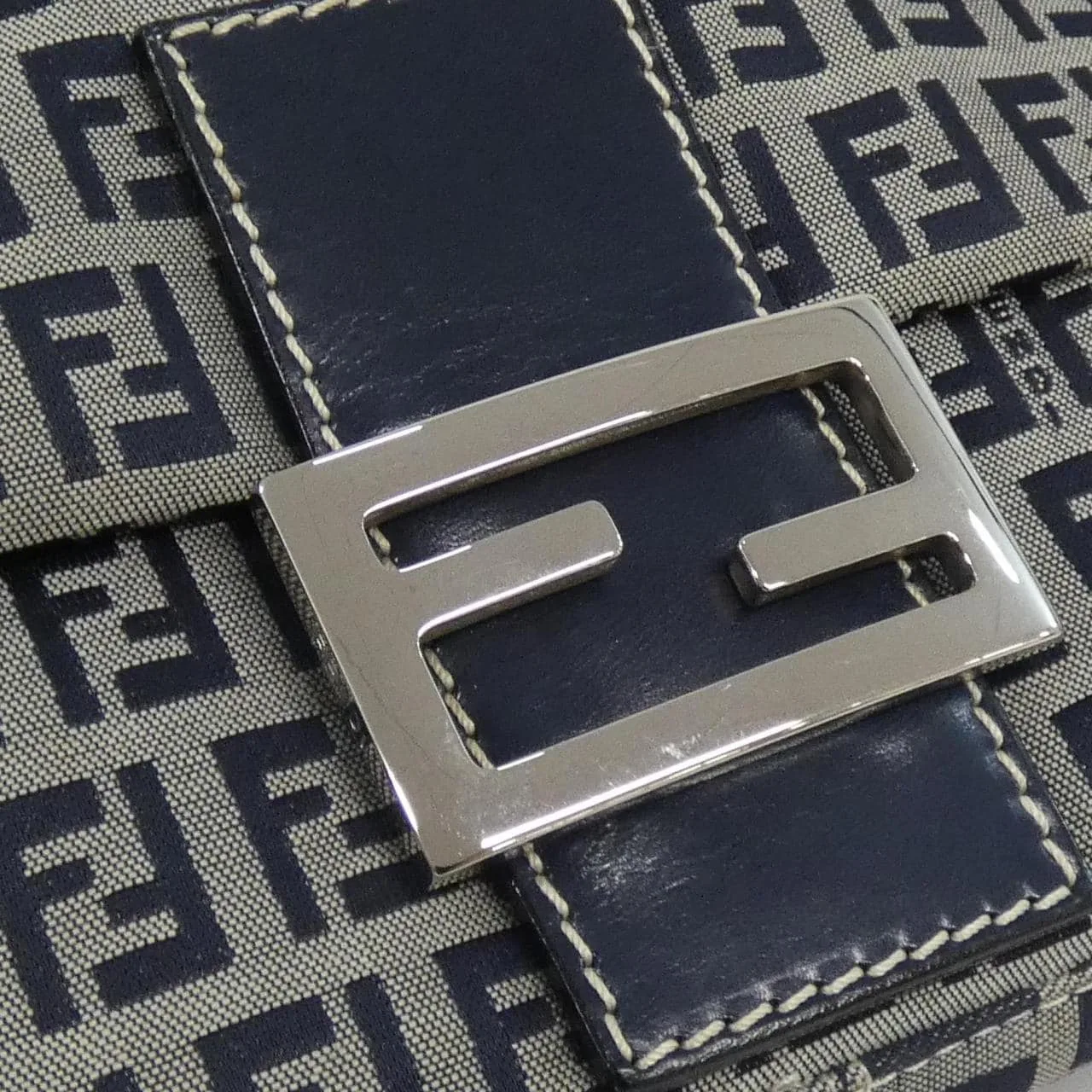 FENDI Baguette 26325 肩背包 帆布 5