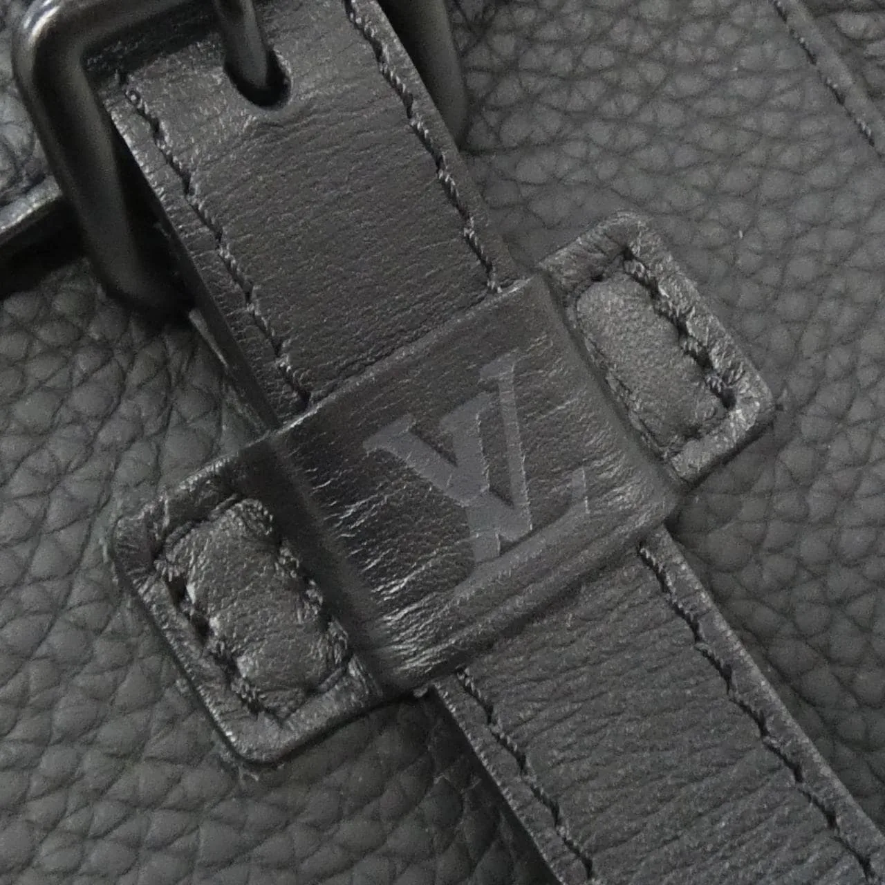 LOUIS VUITTON Christopher M58476 肩背包 5