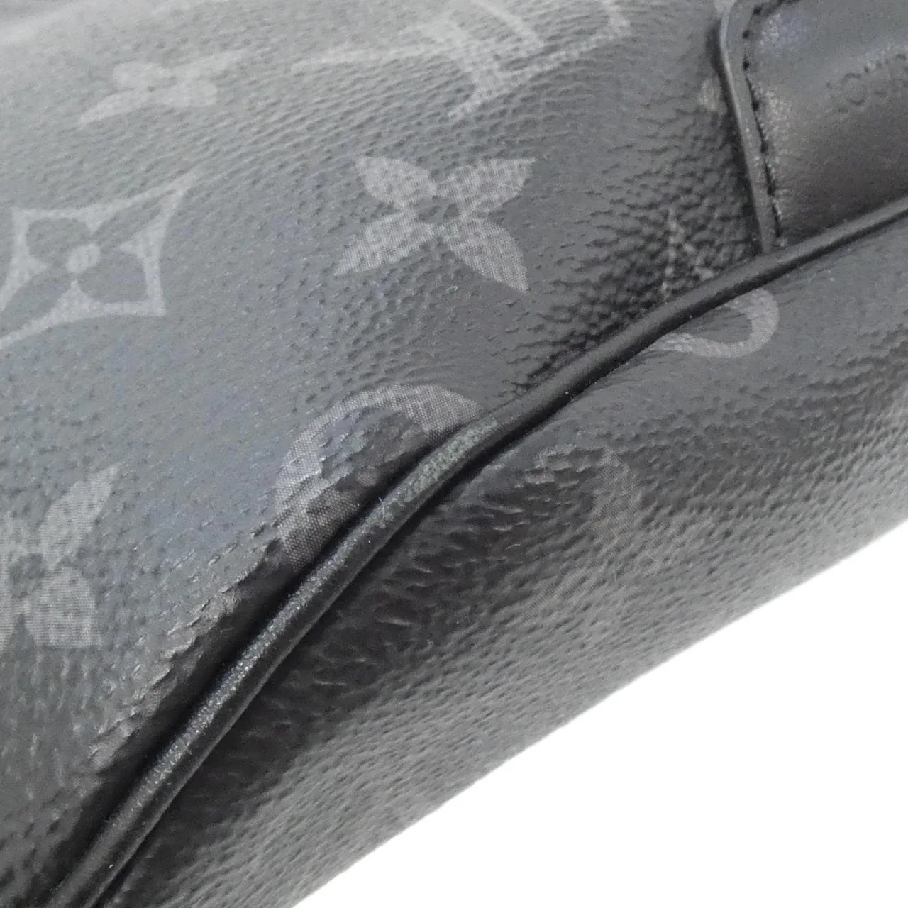 LOUIS VUITTON Discovery M44336 Shoulder Monogram 3