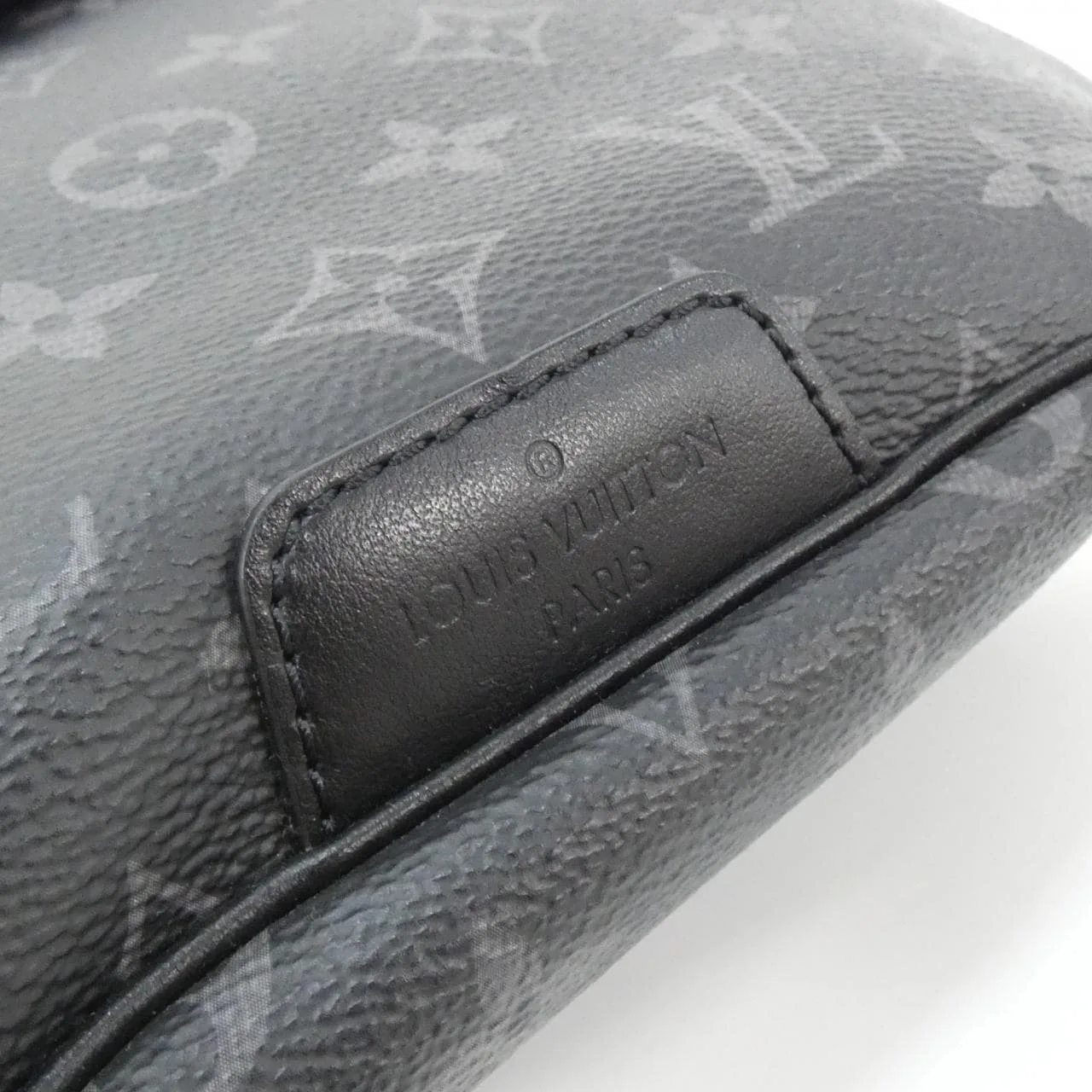 LOUIS VUITTON Discovery M44336 Shoulder Monogram 4