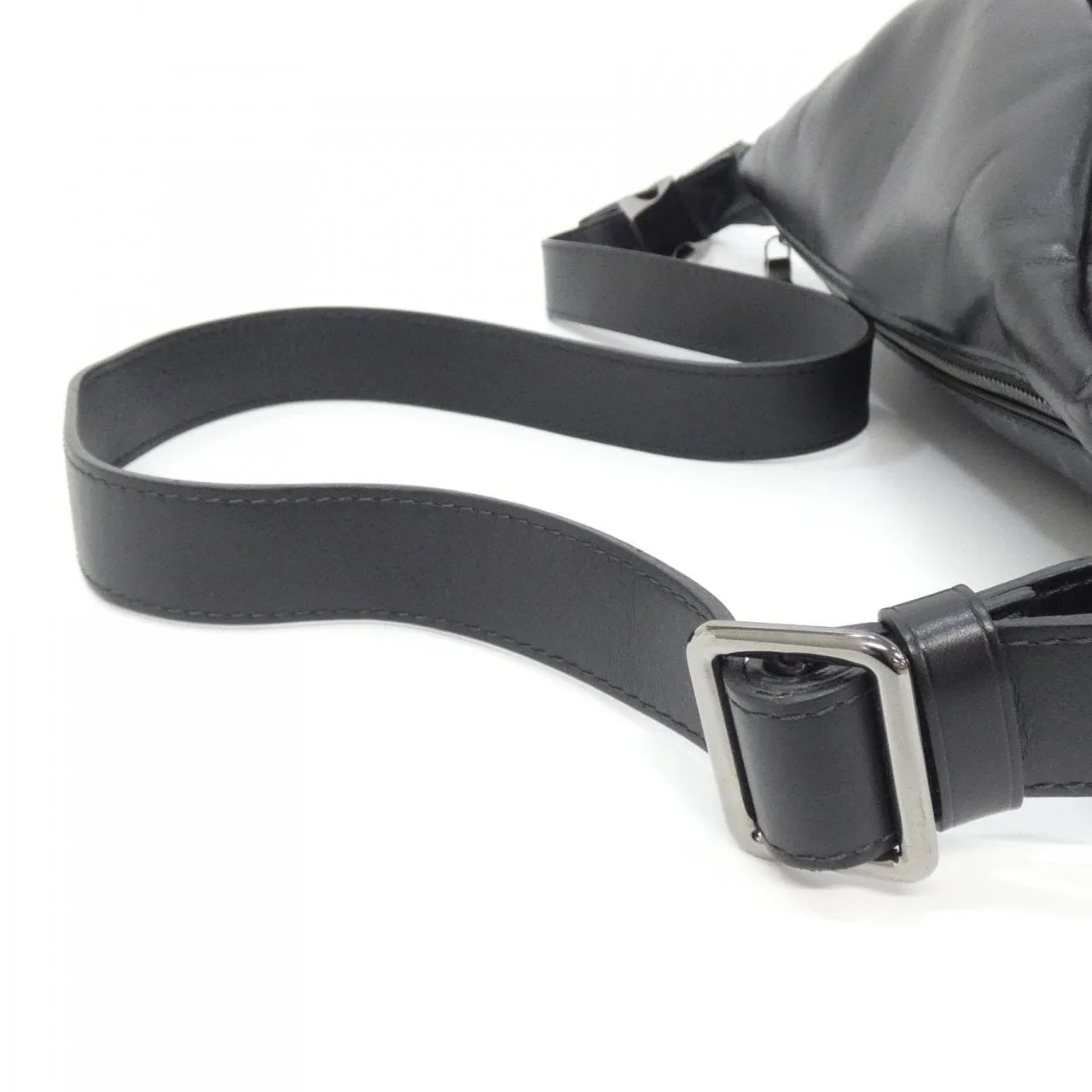 LOUIS VUITTON Discovery M44336 Shoulder Monogram 5