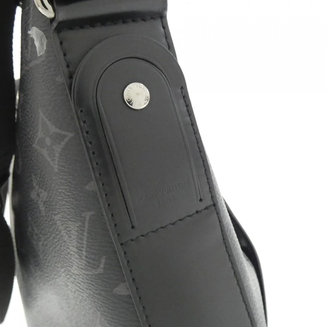 LOUIS VUITTON Eclipse M44223 Shoulder Monogram 4