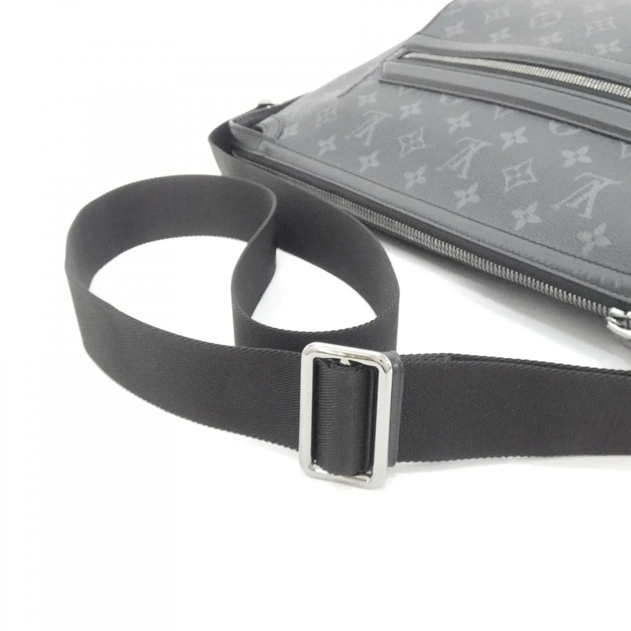 LOUIS VUITTON Eclipse M44223 Shoulder Monogram 5