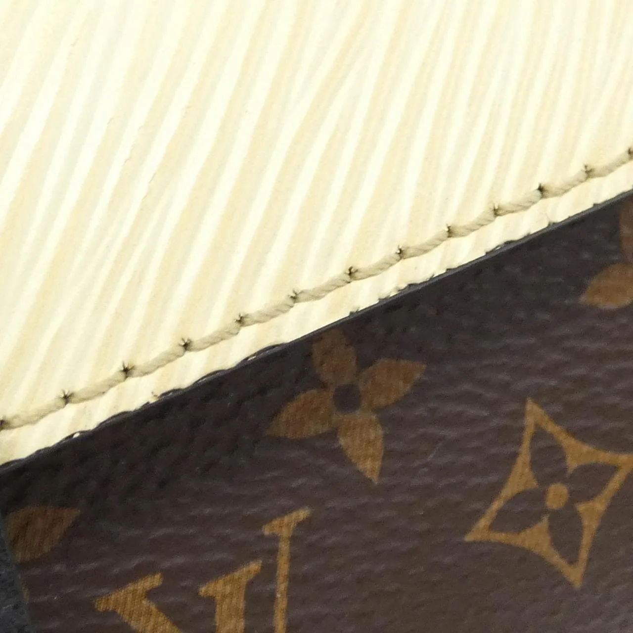 LOUIS VUITTON Shoulder Monogram 4