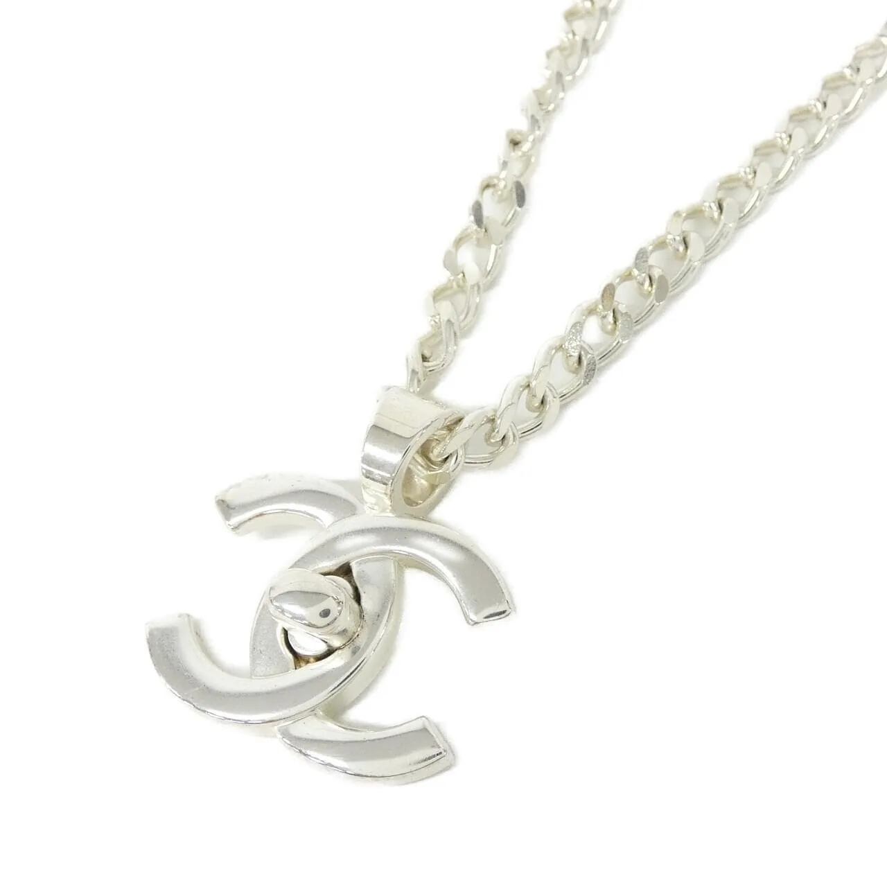 CHANEL Accessories