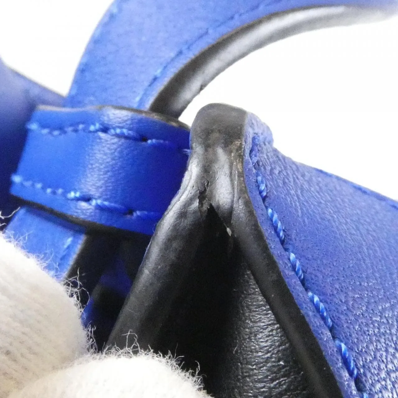 LOEWE Hammock 387 30EN60 肩背包 4