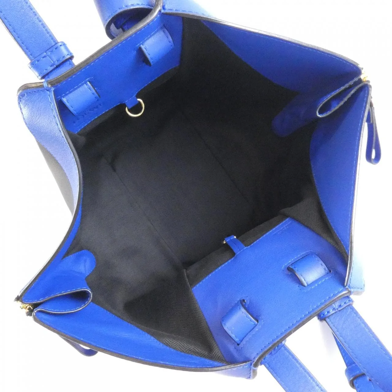 LOEWE Hammock 387 30EN60 肩背包 6