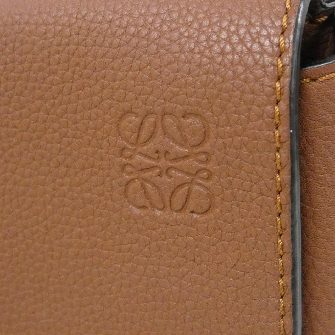 LOEWE 317 12AB23 肩背包 4