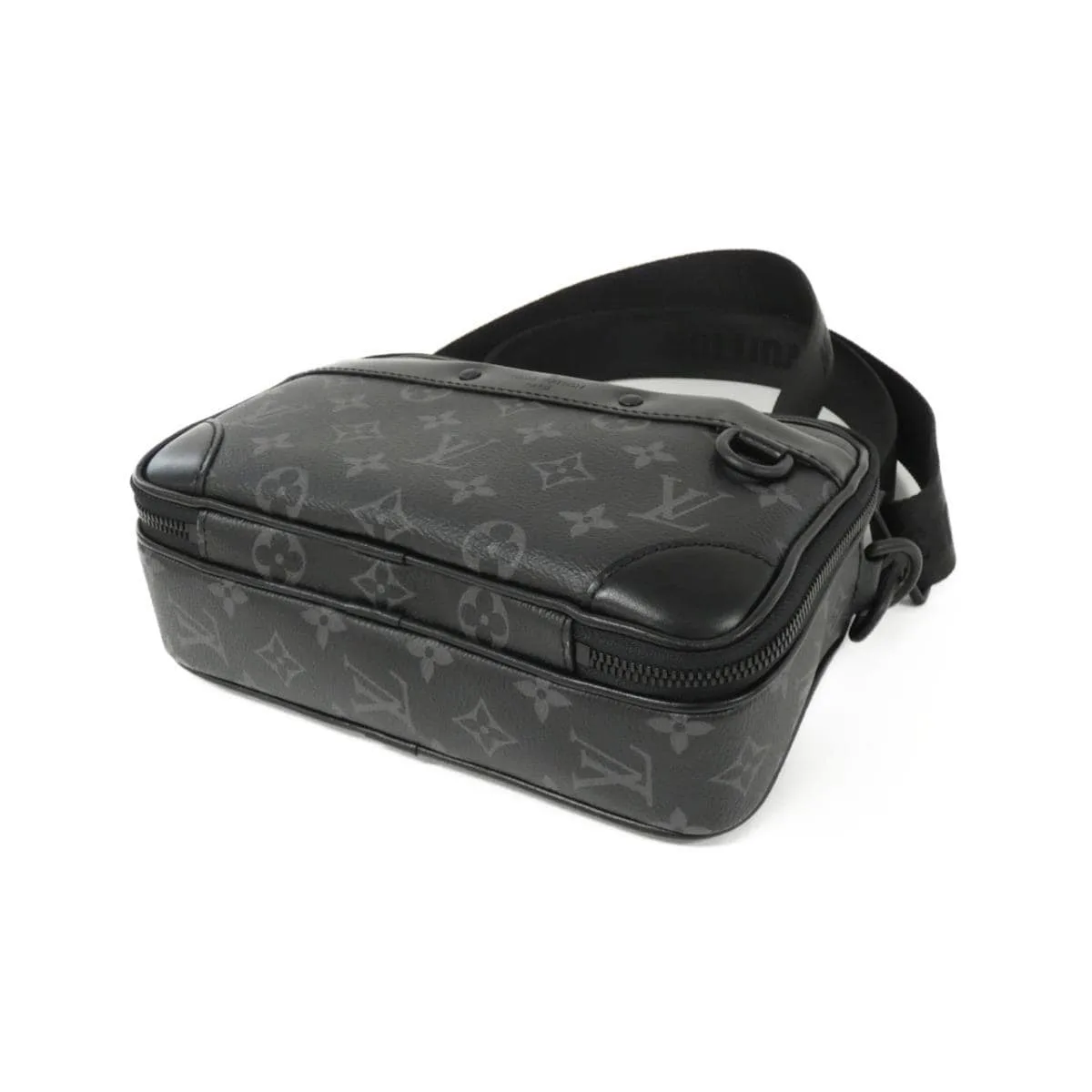 LOUIS VUITTON Eclipse M46955 肩背包 Monogram 3